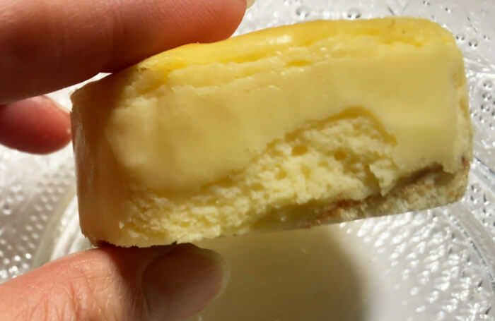 『越谷チーズ』：130円（ルミエール洋菓子店）の写真3