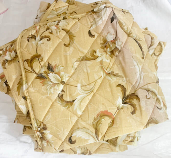ダイソーのハサミで布団を切る写真12